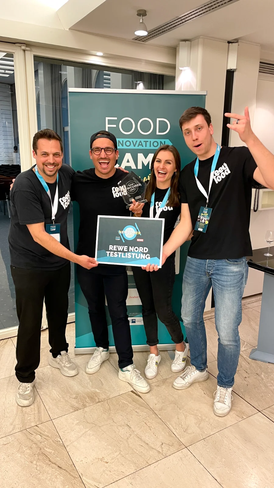 Das feelfood®-Team feiert die REWE-Nord-Testlistung beim Food Innovation Camp